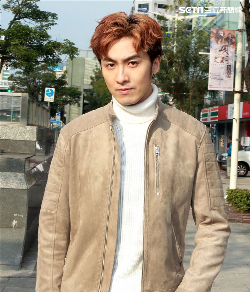 張雁名三立新聞網專訪。（記者邱榮吉/攝影）