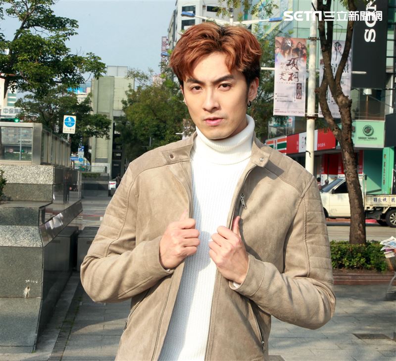 張雁名三立新聞網專訪。（記者邱榮吉/攝影）