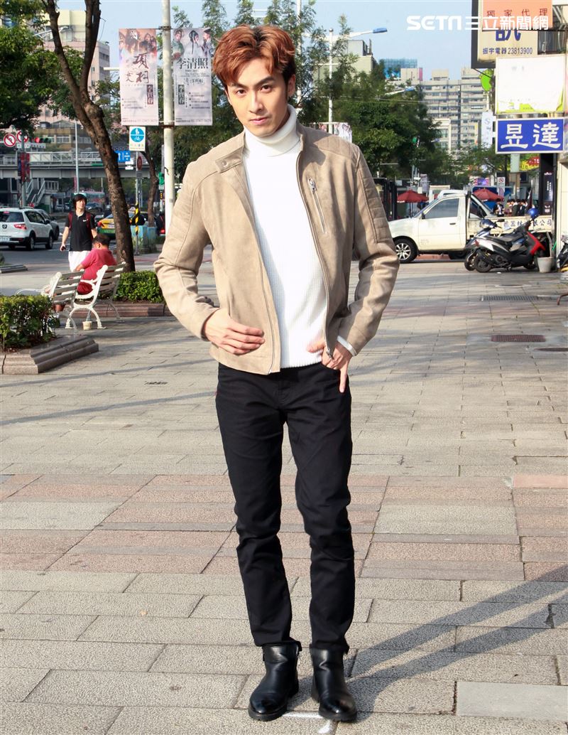 張雁名三立新聞網專訪。（記者邱榮吉/攝影）