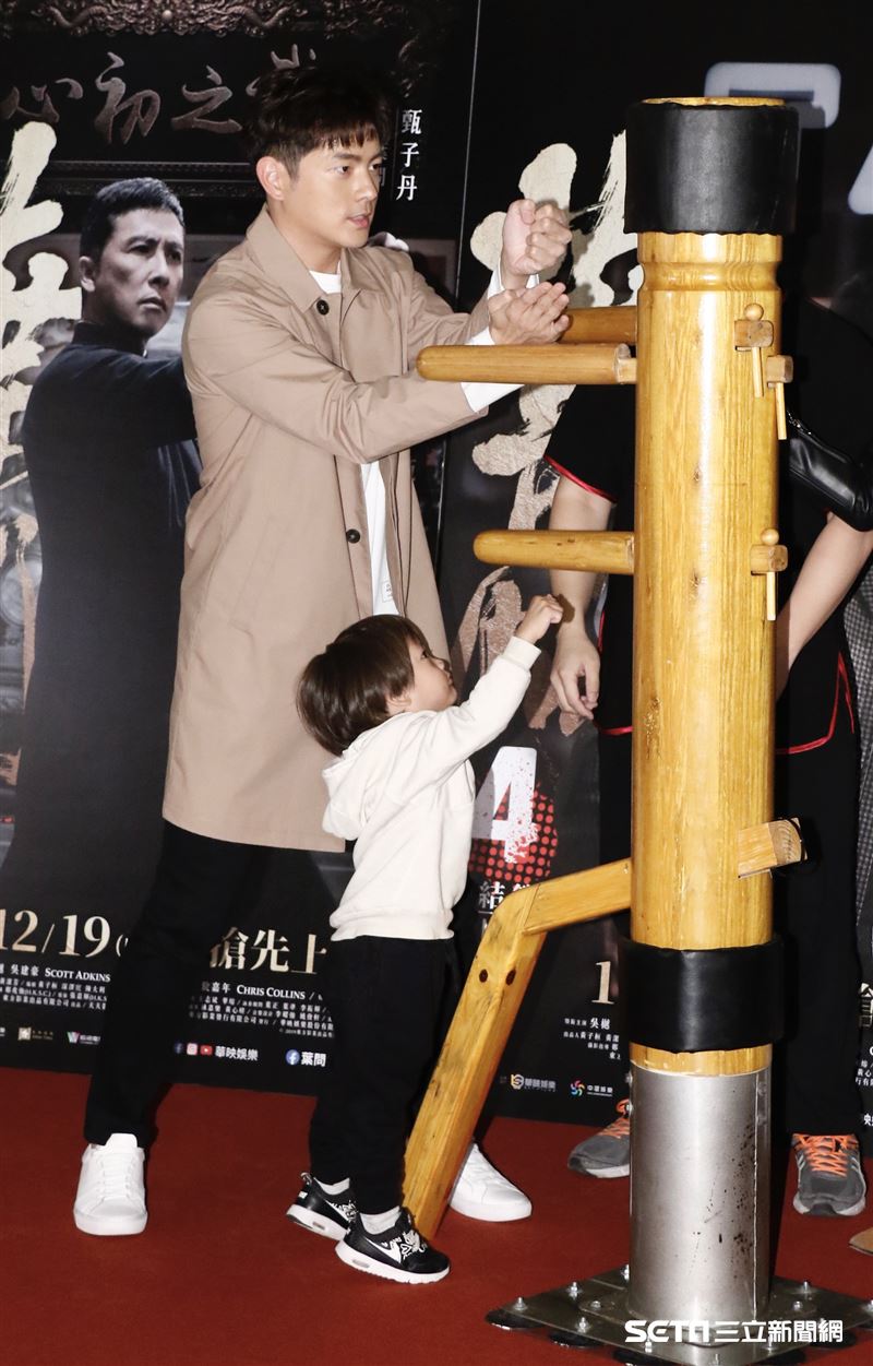 宥勝攜兒子剴剴出席電影《葉問4：完結篇》詠春精神傳承活動。（圖／記者林聖凱攝影）
