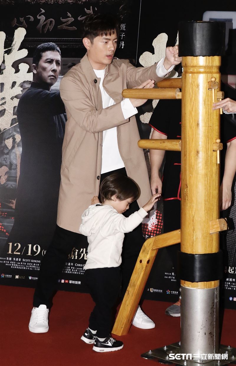 宥勝攜兒子剴剴出席電影《葉問4：完結篇》詠春精神傳承活動。（圖／記者林聖凱攝影）