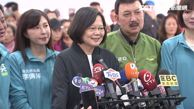 邱毅稱「不算女性」　蔡英文霸氣回擊