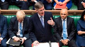 英國首相強生盼透過國會主導立法，讓英國2020年1月31日脫歐，脫歐法案20日將首度在新的下議院進行表決。下議院領袖芮斯莫格（圖中）表示，脫歐法案將於2020年1月7、8、9日進行辯論。（圖取自twitter.com/CommonsLeader）