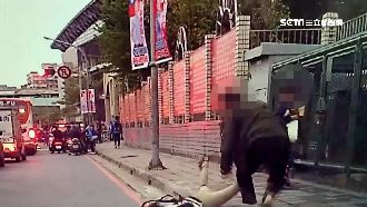 火爆運將抓婦摔路上　全因「這一腳」