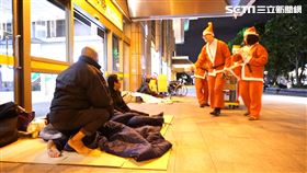 聖誕節,社福,人安基金會,平安站,聖誕老人,街友,寒士,愛心
圖／楊博喻提供