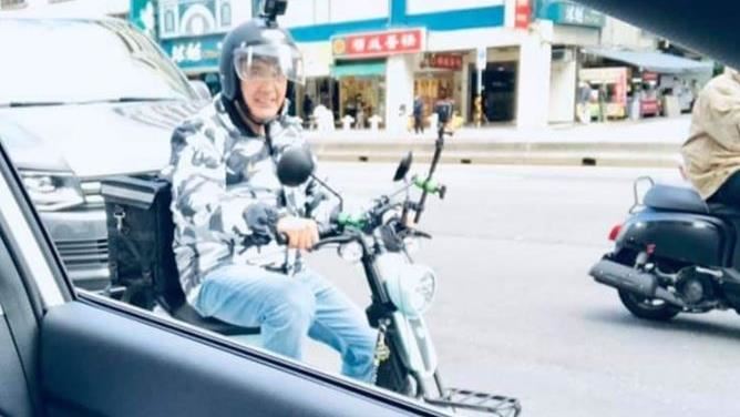 馬英九外送！野生照曝光　網勸別握手