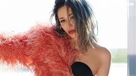 Elva蕭亞軒新歌「當你和心跳一起出現」新聞稿+照片(圖片請打：經紀公司提供)
