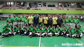 林子偉擔任總教練，攜手成德中學校友林凱威、陳聖平舉辦訓練營。（圖／記者王怡翔攝影）