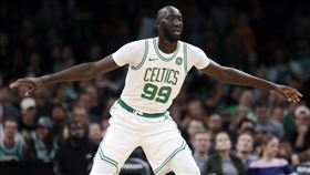 ▲226公分新秀佛爾（Tacko Fall）首度在塞爾提克主場亮相。（圖／美聯社／達志影像）