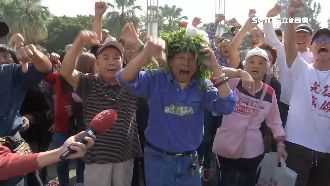 阿伯戴「草包帽」！罷韓潮北中南齊聚