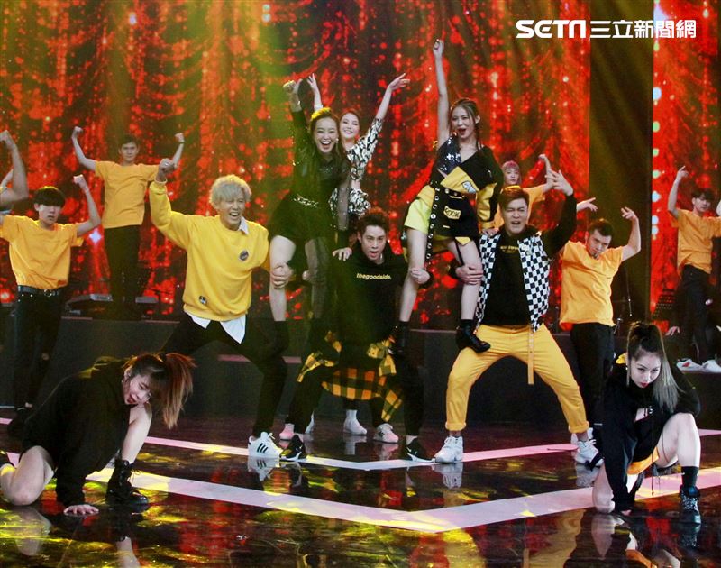 《炮仔聲》演員錄製除夕特別節目花絮