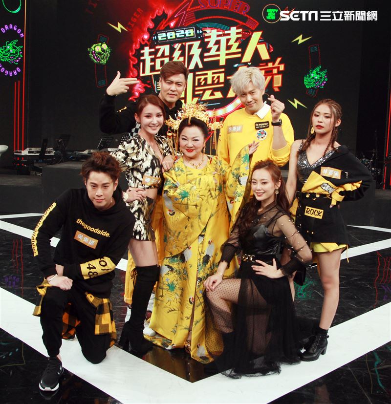 炮仔聲演員劉至翰、余秉諺、吳東諺、陳子玄、林萱瑜、璟宣，錄2020超及華人風雲榜除夕特別節目，載歌載舞精彩表演打敗對手。（記者邱榮吉/攝影）