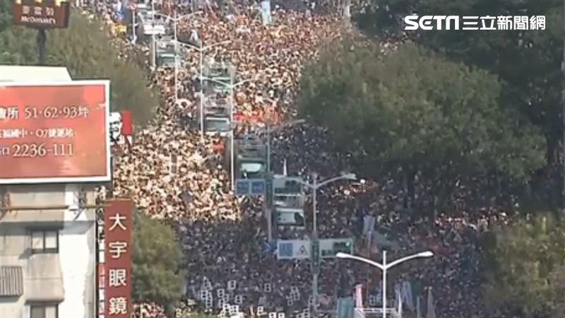 罷韓遊行大爆滿　主辦宣布破50萬人