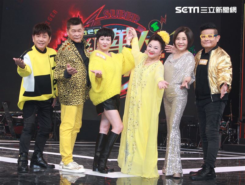 大咖巨星吳宗憲、白冰冰等藝人參加過年節目「超級華人風雲大賞」錄影。（記者邱榮吉/攝影）