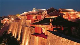 首里城完成重建前，為提振當地觀光，將於21日晚間重啟城牆等夜間點燈。（圖／翻攝自首里城公園臉書facebook.com/shurijocastlepark）