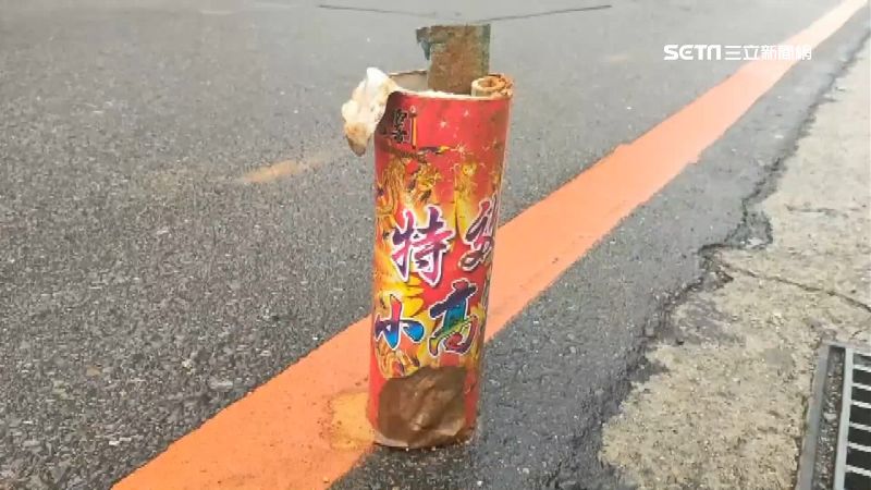 惡劣！騎士馬路點燃「大龍炮」落跑