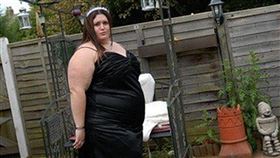 食物,身材,英國,土耳其,Elizabeth Watkins,離婚,壓力,暴飲暴食,發胖,減重, 圖／翻攝自推特　https://parg.co/2SP