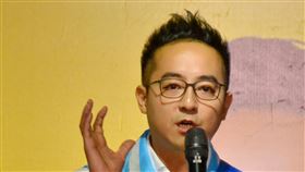 李縉穎扛郭家軍大旗　爭取中間選民支持新北市第10選區立委參選人李縉穎（圖）是鴻海集團創辦人郭台銘子弟兵，他希望選民擺脫藍綠政治枷鎖與束縛，以清新形象爭取中間選民青睞。中央社記者黃旭昇新北攝　108年12月22日