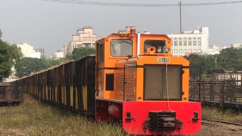 虎尾糖廠開工製糖　運蔗五分車上路