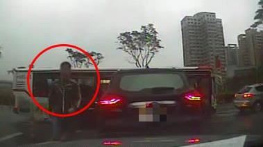 插隊反飆三字經　惡男竟嗆：很會搶嘛