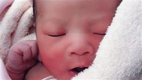 香蕉哥哥小孩出生（圖／翻攝自香蕉哥哥臉書）