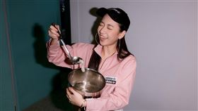 吳卓源弄巧成拙一整鍋變成了芝麻湯。（圖／華風數位提供）