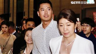 何守正出席婚宴！神秘女伴身份曝光