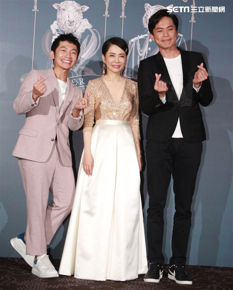 蔡昌憲、黃登輝出席柴智屏女兒婚宴。（記者邱榮吉/攝影）