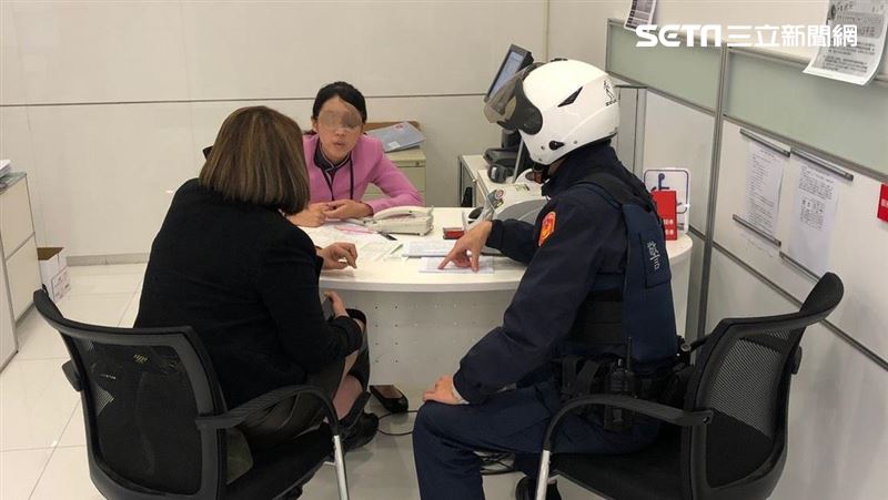 跨國網戀？女捧現金匯款⋯險血本無歸