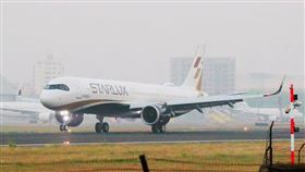 星宇航空,張國煒,二號機抵達小港機場,讀者提供