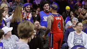 NBA／上看台堵球迷！他損失近百萬
NBA,華盛頓巫師,Isaiah Thomas,禁賽
翻攝自推特