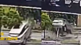 （圖／翻攝自中新網）中國,四川,新車,撞樹