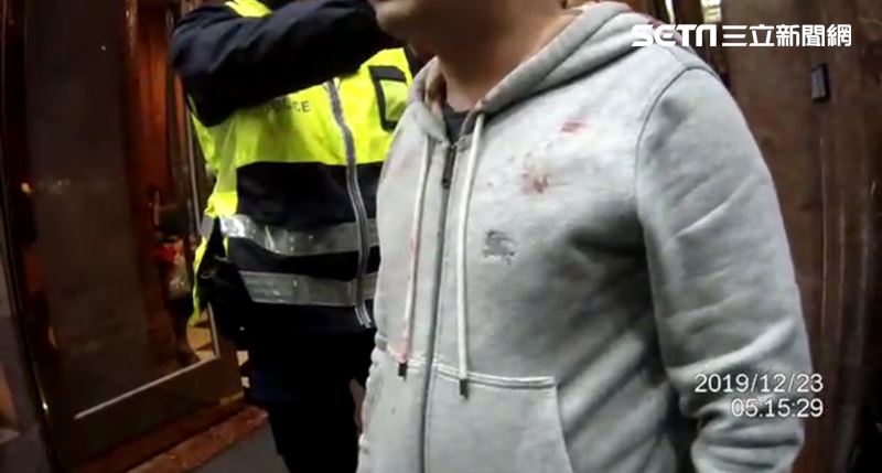 錢櫃衝突！男被刀柄打頭　滿身血送醫