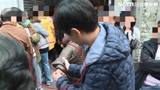 龍山寺點燈代排惹毛婦！竟持刀怒揮舞