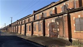 舊日本陸軍服裝分廠4棟建築物位於日本廣島市南區。由於歷經原爆且年久失修易肇生危險，廣島縣政府有意拆除其中2棟、保存一棟。（圖取自twitter.com/katabuchi_sunao）