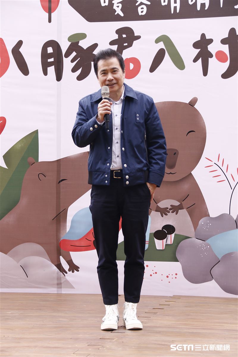三立影城董事長張榮華為水豚君入村揭幕。（圖／記者林聖凱攝影）