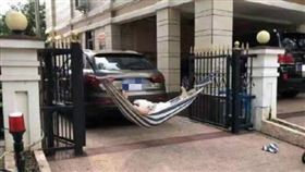 和富二代啪啪生子！女教練睡他家奧迪前…討1.2億撫養金(翻攝自微博)