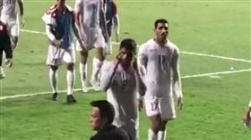 瞇瞇眼笑香港人　巴林足球隊後衛被控歧視遭禁賽（圖／翻攝自推特）