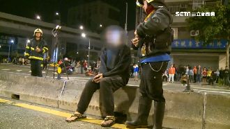 火燒5小時…男急哭：破門！我授權你