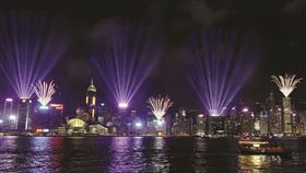 ▲加強版的幻彩詠香江燈光音樂匯演，為新一年揭開精彩序幕。（圖／香港旅遊發展局提供）