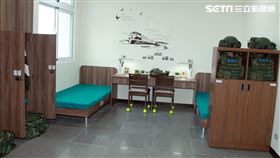 裝甲第542旅月祥樓啟用官兵寢室寬長舒適。（記者邱榮吉/攝影）