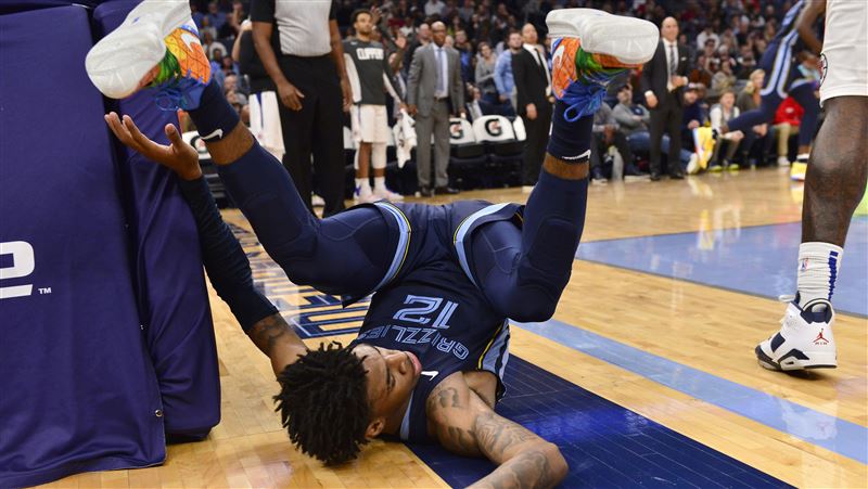 NBA／榜眼慘摔！三分線噴飛到籃下