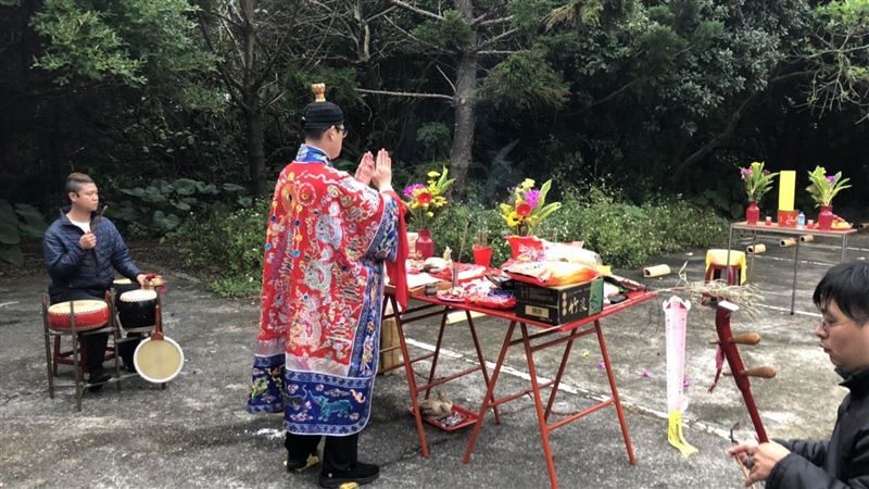 北海岸下午「送肉粽」生人請迴避！