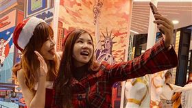 ▲KLOOK從即日起至1月1日在信義區香堤大道上還舉辦「世界遊樂園 Travel Land」（圖／KLOOK提供）