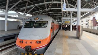 台中燈會照常　台鐵加開備口罩乾洗手