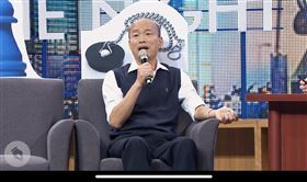 博恩，韓國瑜，（圖／擷取自博恩夜夜秀YouTube「STR Network」頻道，版權歸薩泰爾娛樂所有）