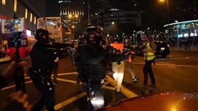 香港,平安夜,港警,催淚彈　圖／翻攝自臉書Cezzna @ USP United Social Press 社媒
