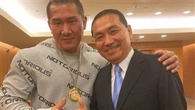 館長,陳之漢,侯友宜,消防衣褲,總統(館長臉書)