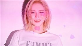 Red Velvet團員Wendy預錄《SBS歌謠大戰》受傷。（圖／翻攝自Wendy IG）