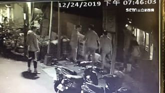 獨／平安夜續攤沒小姐　5醉漢狂毆他